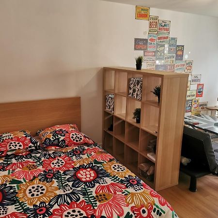 Charmant Studio + Parking Appartamento Orléans Esterno foto