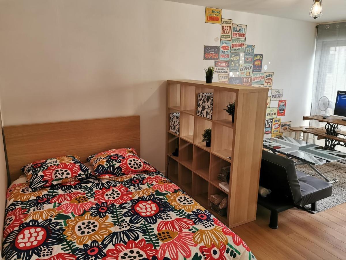 Charmant Studio + Parking Appartamento Orléans Esterno foto